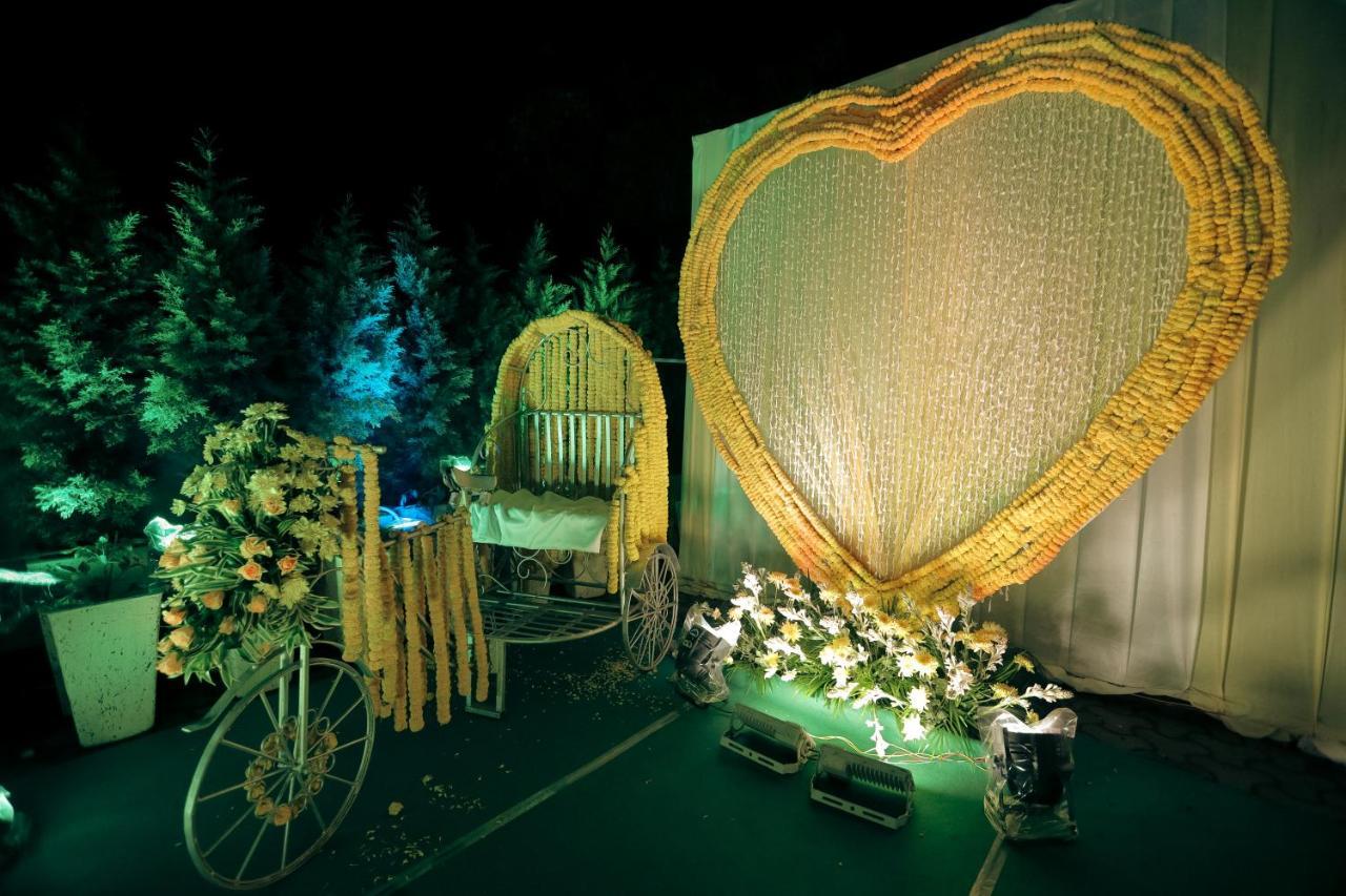 דהראדון Hotel Saffron Leaf מראה חיצוני תמונה