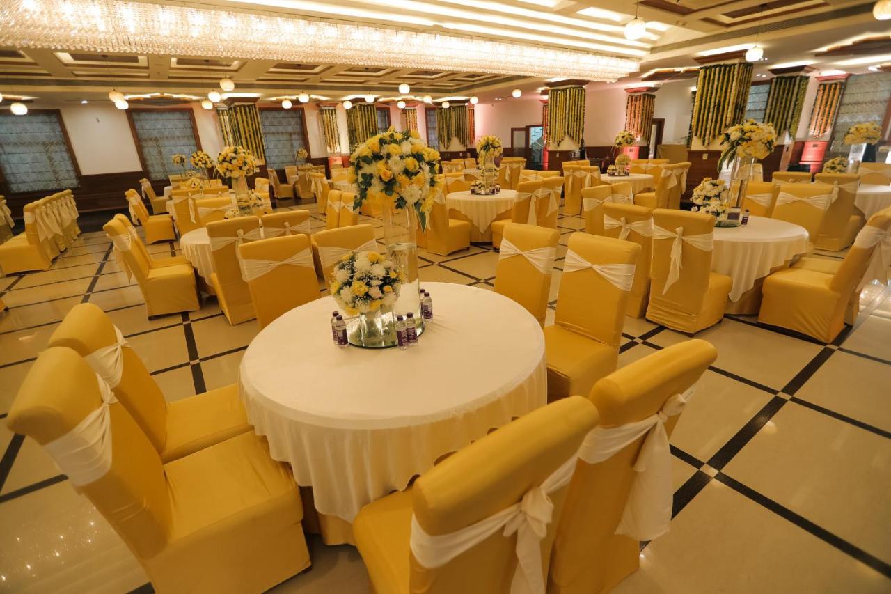 דהראדון Hotel Saffron Leaf מראה חיצוני תמונה