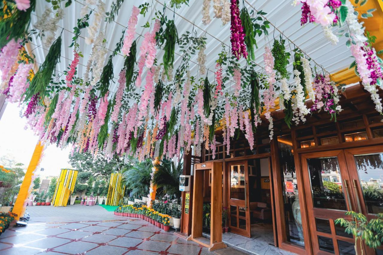 דהראדון Hotel Saffron Leaf מראה חיצוני תמונה