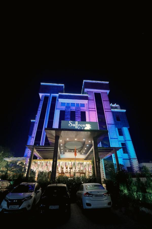 דהראדון Hotel Saffron Leaf מראה חיצוני תמונה