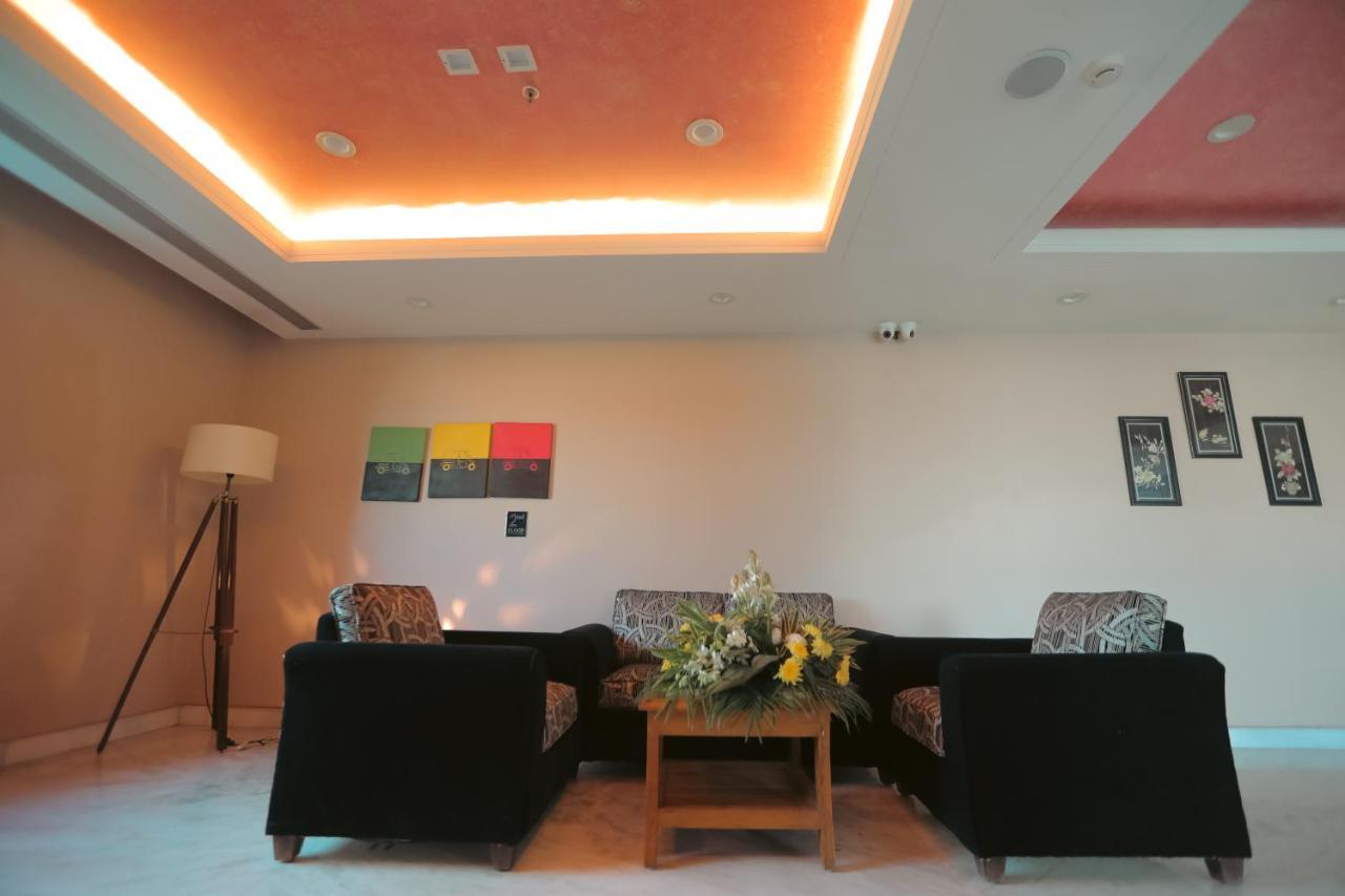 דהראדון Hotel Saffron Leaf מראה חיצוני תמונה