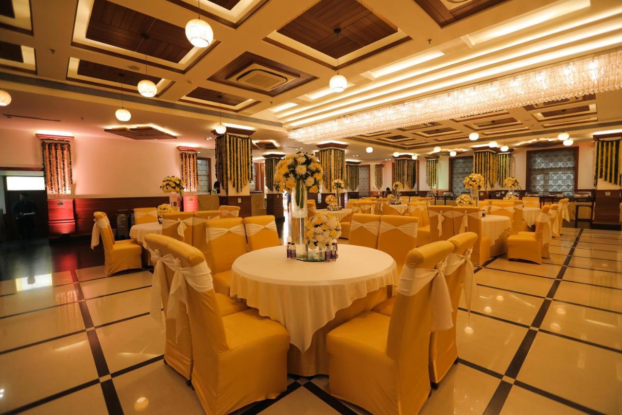 דהראדון Hotel Saffron Leaf מראה חיצוני תמונה