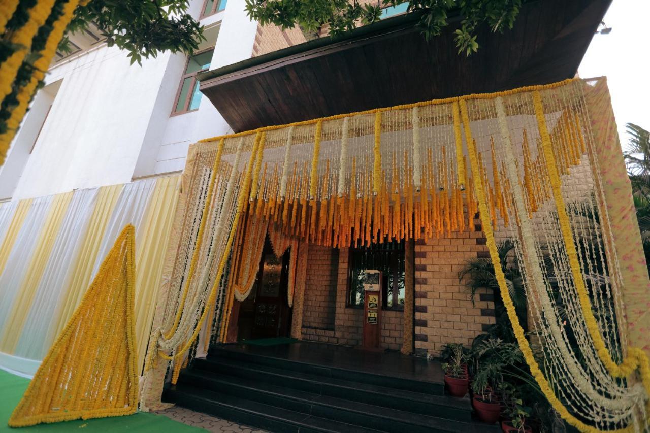 דהראדון Hotel Saffron Leaf מראה חיצוני תמונה